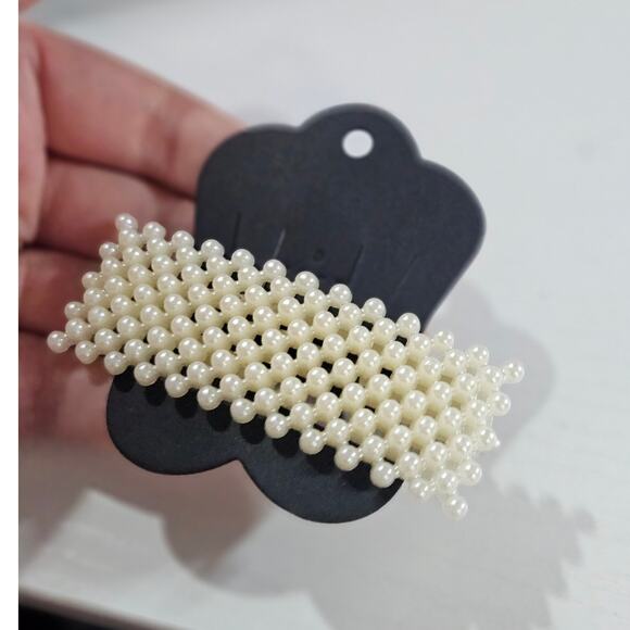 Contemporary Preppy White Faux Pearl Geometric Rectangle Hair Clip Barette - Picture 2 of 7